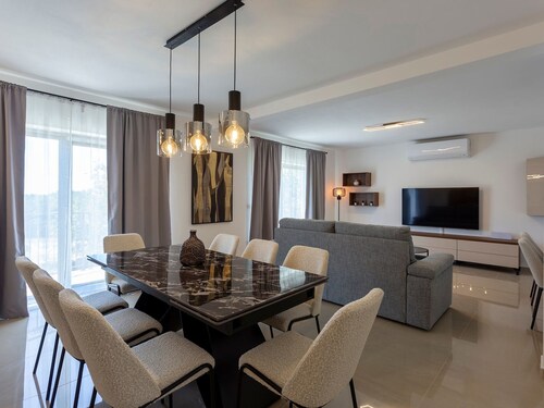 "Luxuriöse App. mit Pool" by Interhome