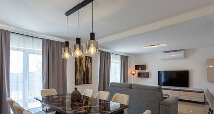 "Luxuriöse App. mit Pool" by Interhome