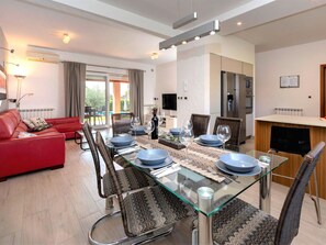 Dining - Ferienvilla "Nina" mit eigenem Pool by Interhome (Dracevac)