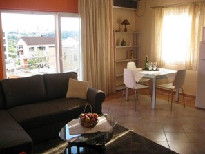 TV - Moderne Wohnung in der Nähe des Zentrums by Interhome (Pula)
