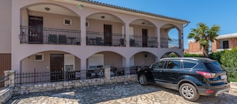 Morena 1 by Interhome