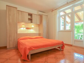 Internet - "Viviana" direkt am Strand by Interhome (Novigrad (Istra))