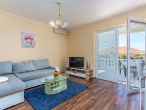 Living area - mit Terrasse by Interhome (Novigrad (Istra))