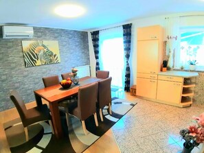 Dining - mit beheiztem Pool by Interhome (Buje)