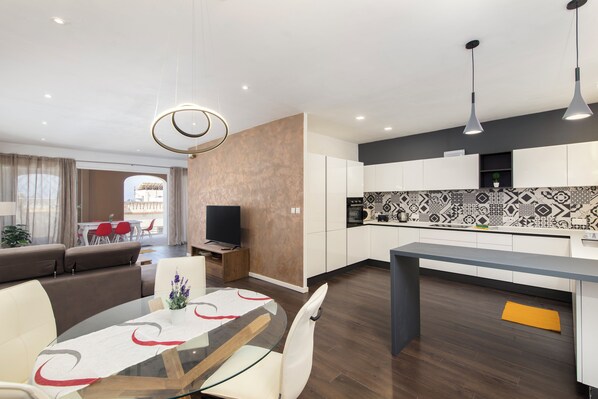 Lejlighed - 3 soveværelser - udsigt til have | Opholdsområde