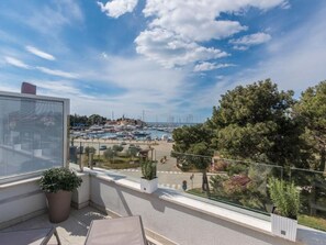 Property grounds - in Novigrad mit Whirlpool by Interhome (Novigrad (Istra))