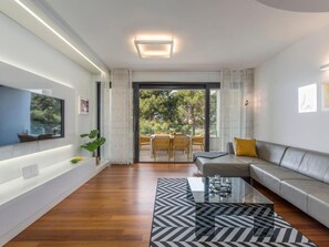 TV - in Novigrad mit Whirlpool by Interhome (Novigrad (Istra))
