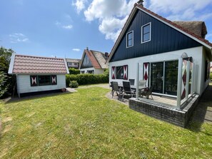 Outdoor dining - Villa am Meer 53. by Interhome (Callantsoog)