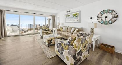 Beautiful Views, Brand New Flooring | 3 Bedroom Oceanfront