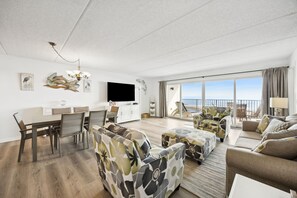 Smart TV - Beautiful Views, Brand New Flooring | 3 Bedroom Oceanfront (Fernandina Beach)