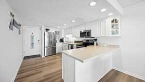 茶具/咖啡用具、冰箱、微波炉、烤箱