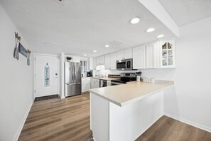 Fridge, microwave, oven, stovetop - Beautiful Views, Brand New Flooring | 3 Bedroom Oceanfront (Fernandina Beach)