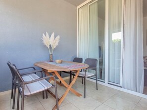Outdoor dining - "Lea" mit Terrasse by Interhome (Novigrad (Istra))