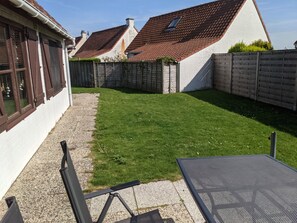 Outdoor dining - Duinendaele II by Interhome (De Panne)