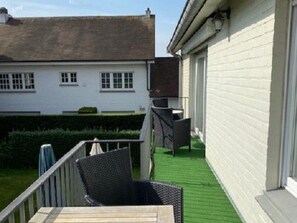 Terrace/patio - für 4 Personen und 1 Kind in Knokke-Heist, Flandern by Interhome (Knokke-Heist)