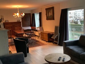 Fireplace - für 4 Personen und 1 Kind in Knokke-Heist, Flandern by Interhome (Knokke-Heist)