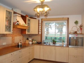 Fridge, microwave, oven, dishwasher - in Bychowo mit Großem Garten by Interhome (Gniewino)