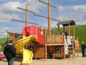 Children's area - in Bychowo mit Großem Garten by Interhome (Gniewino)