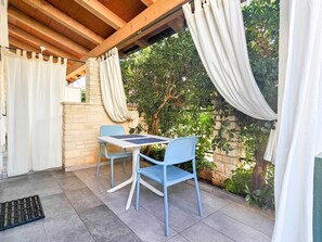Outdoor dining - für 2 Personen ca. 22 m² in Novigrad, Adriaküste Kroatien (Westküste von I by Interhome (Novigrad (Istra))