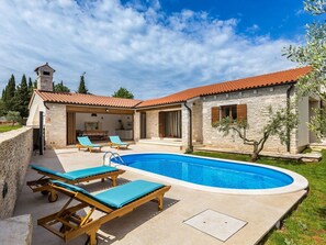 Pool - in Kavran mit Privatem Pool by Interhome (Divsici)