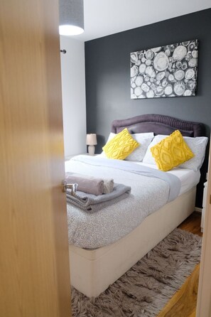 Internet - 1-Schlafzimmer-Wohnung, 3 Gäste mit Parkplatz und Wi-Fi by Interhome (Salford)
