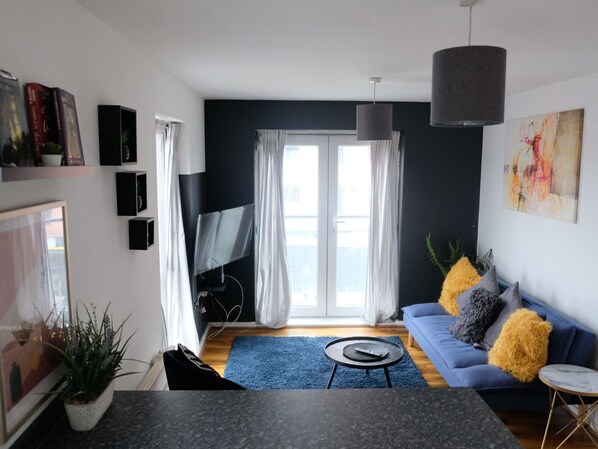 TV - 1-Schlafzimmer-Wohnung, 3 Gäste mit Parkplatz und Wi-Fi by Interhome (Salford)