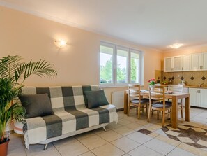 TV - "Apartment4" mit Garten by Interhome (Rowy)