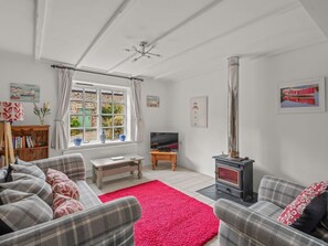 TV, fireplace, DVD player - Idyllisches Landhaus Rosemary by Interhome (Draynes)