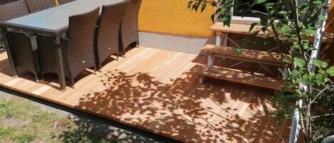 تناول الطعام بالخارج