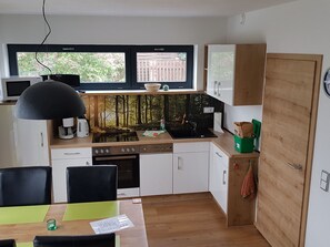 Refrigerador, microondas, horno y lavavajillas 