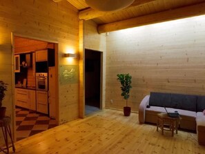 Fernseher, Kamin, DVD-Player