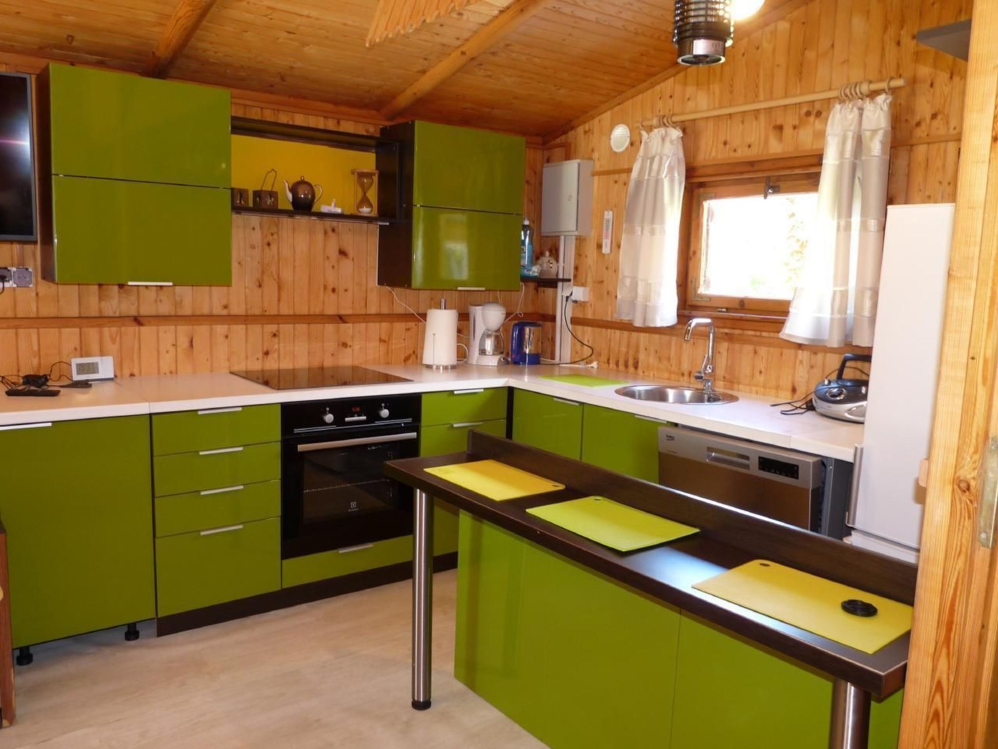 Réfrigérateur, four, lave-vaisselle