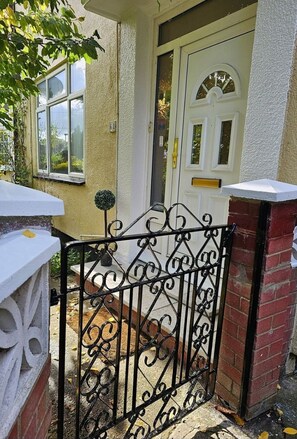 Exterior detail - Schönes Haus in Orpington by Interhome (St. Mary Cray)