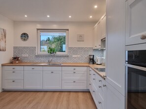 Fridge, microwave, oven, dishwasher - Knoke II by Interhome (Marienmünster)