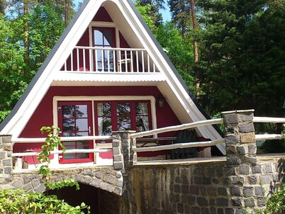 in ruhiger Lage am Waldrand mit Terrasse und großem Grundstück by Interhome