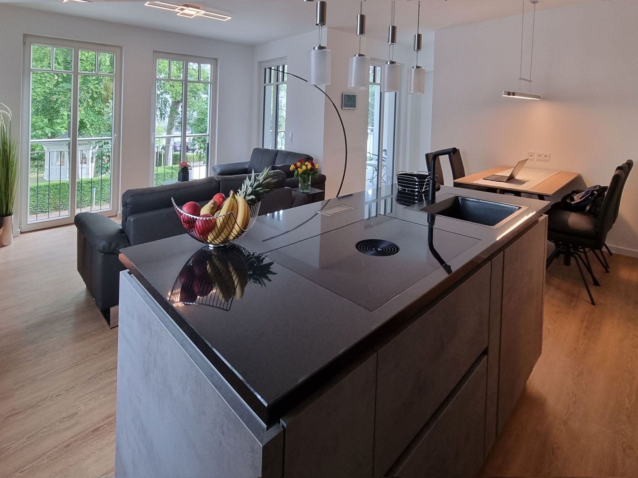 المنشأة من الداخل