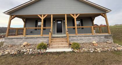 Bluegrass Bungalow in the heart of Corbin