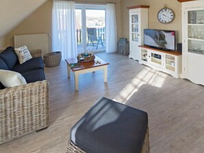 TV - in Blandorf-Wichte mit Großem Balkon by Interhome (Hage)