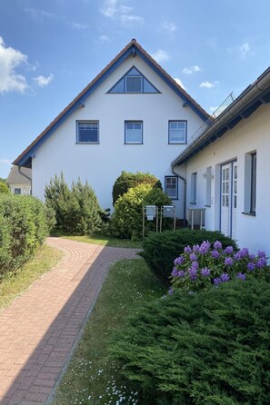 Exterior - Moderne Wohnung in Karlshagen mit Grill und Garten by Interhome (Karlshagen)