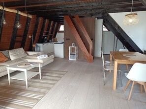 TV, DVD player - de-luxe by Interhome (Blankenheim)
