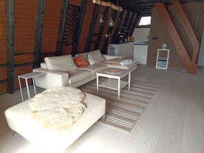 TV, DVD player - de-luxe by Interhome (Blankenheim)