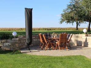 Outdoor dining - Wohnung in Creglingen mit Terrasse und Garten by Interhome (Creglingen)
