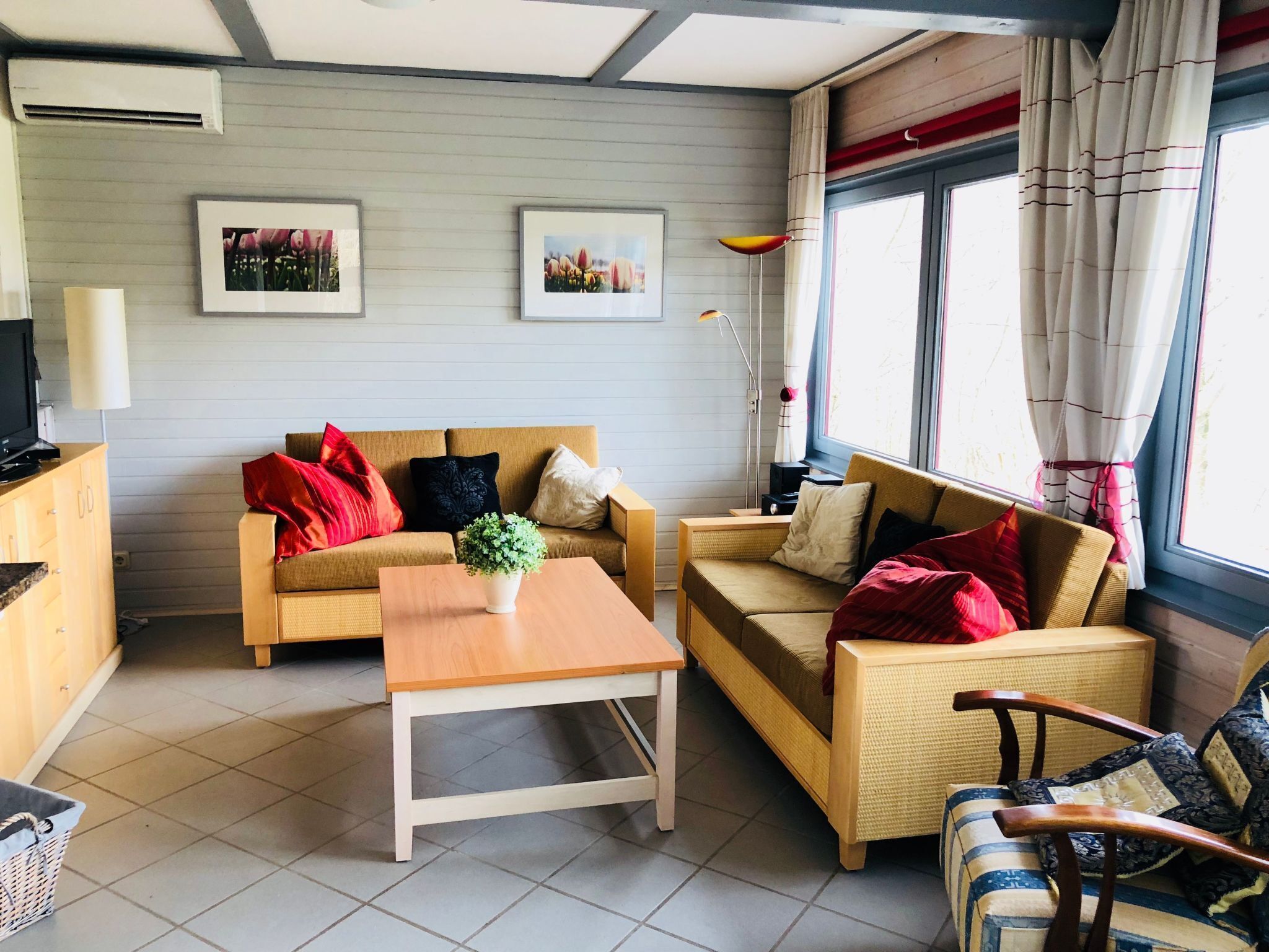 Fireplace, DVD player