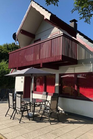 Outdoor dining - Charly in Kirchheim Seepark by Interhome (Kirchheim)
