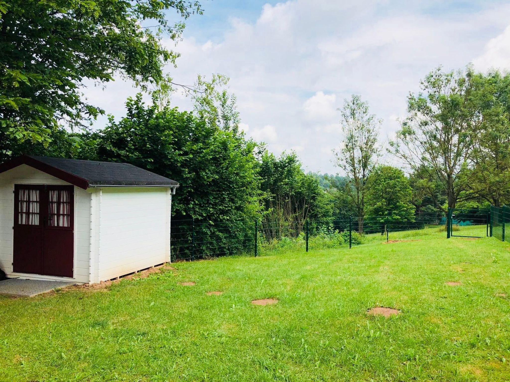 المنطقة المحيطة بالمنشأة