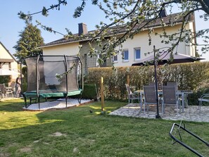 Outdoor dining - 4 Sterne Ferienwohnung mit 3 Schlafzimmern by Interhome (Hünfelden)