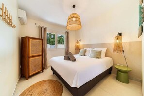 3 bedrooms, iron/ironing board, WiFi, bed sheets - VILLA ÉMERAUDE classée 4 étoiles  – À 200 m du lagon de l’Eermitage – ST-GILLES-LES-BAINS (Saint-Gilles-Les-Bains)