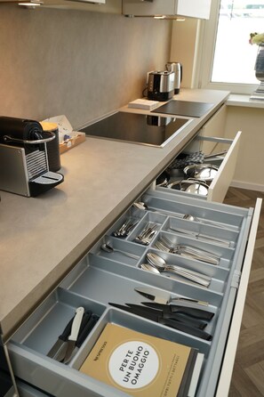 Refrigerador, microondas, horno y lavavajillas 