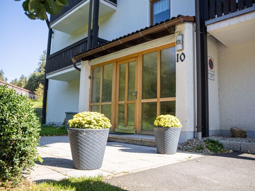 mit zwei Schlafzimmern und Terrasse by Interhome