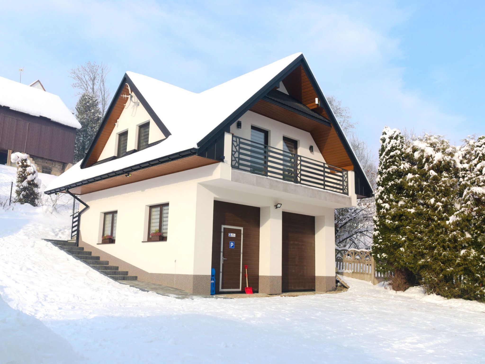 المنشأة من الخارج